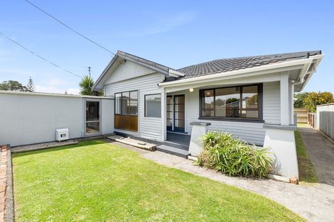 Photo of property in 11 French Street, Moturoa, New Plymouth, 4310