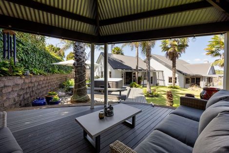 Photo of property in 62 Cairns Crescent, Rototuna, Hamilton, 3210