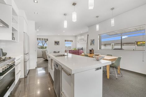 Photo of property in 9b Chilman Street, Strandon, New Plymouth, 4312