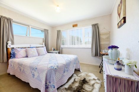 Photo of property in 15 Abel Tasman Avenue, Henderson, Auckland, 0610