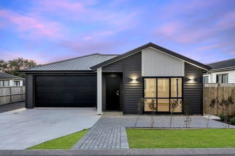 Photo of property in 12 Cutfield Lane, Kumeu, 0810