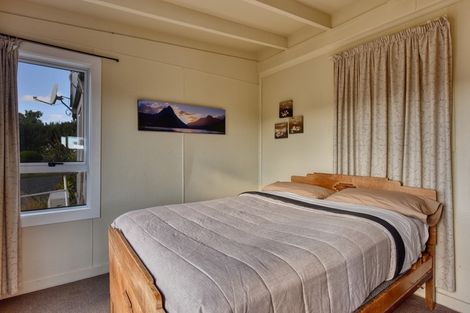 Photo of property in 529 Waikawa-curio Bay Road, Curio Bay, Tokanui, 9884