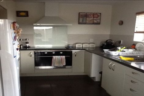 Photo of property in 1/6 Sunshine Place, Papakura, 2110