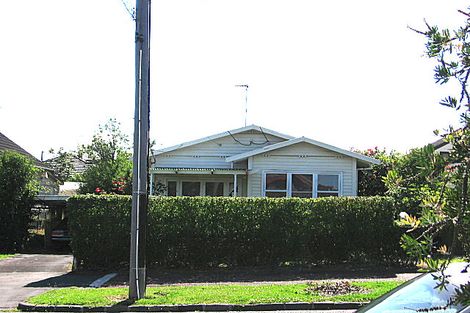 Photo of property in 16 Bangor Street, Point Chevalier, Auckland, 1022