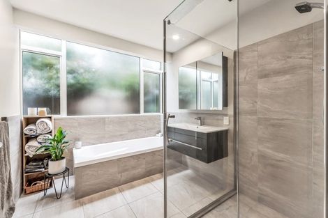 Photo of property in 79 Withells Road, Avonhead, Christchurch, 8042