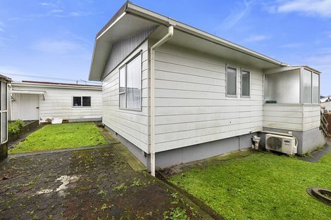 Photo of property in 2/47 South Road, Blagdon, New Plymouth, 4310