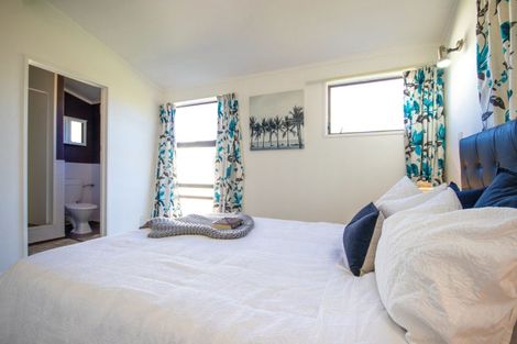 Photo of property in 9 Papawai Place, Milson, Palmerston North, 4414