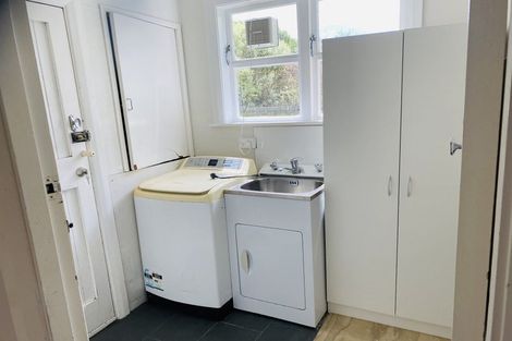 Photo of property in 4 Ngaio Gorge Road, Ngaio, Wellington, 6035