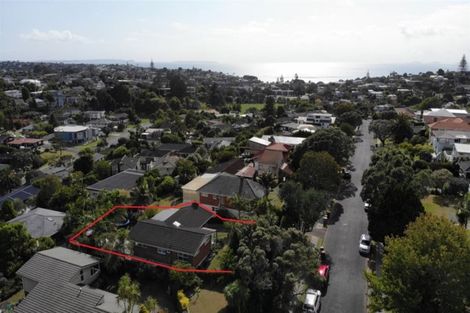 Photo of property in 33 Mayfair Crescent, Mairangi Bay, Auckland, 0630