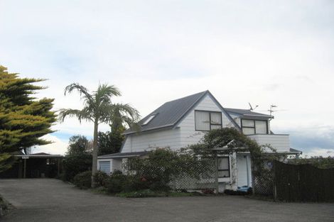 Photo of property in 2/23 Glenshee Place, Highland Park, Auckland, 2010