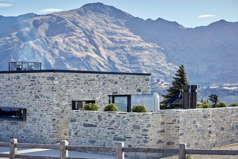 Photo of property in 12 Minaret Ridge, Wanaka, 9305
