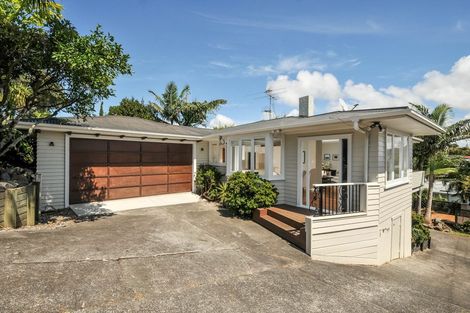 Photo of property in 105 Selwyn Crescent, Forrest Hill, Auckland, 0620