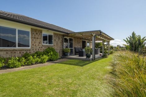Photo of property in 15 Parkland Rise, Omokoroa, 3114