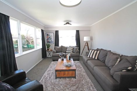 Photo of property in 9 Manu Crescent, Upper Vogeltown, New Plymouth, 4310