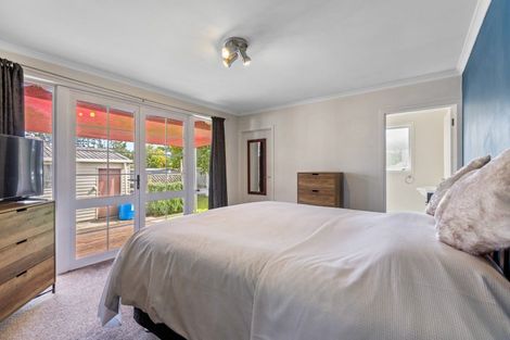 Photo of property in 6 Kauri Street, Merrilands, New Plymouth, 4312