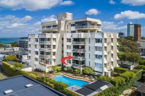 Photo of property in 2b/6 The Promenade, Takapuna, Auckland, 0622