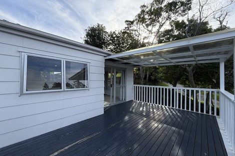 Photo of property in 27 Cedar Heights Avenue, Massey, Auckland, 0614