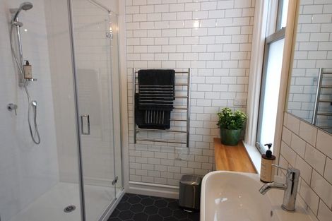 Photo of property in 2 Footscray Avenue, Te Aro, Wellington, 6011