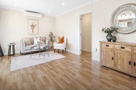 Photo of property in 12 Lissleton Drive, East Tamaki, Auckland, 2013