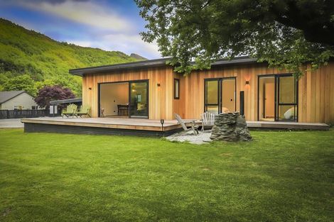 Photo of property in 26 Nairn Street, Arrowtown, 9302