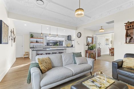 Photo of property in 244 Saint Aubyn Street, New Plymouth, 4310