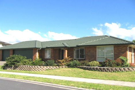 Photo of property in Waimanu Bay Village, 21/1 Piriti Drive, Te Atatu Peninsula, Auckland, 0610