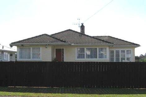 Photo of property in 37 Barrys Road, Glendene, Auckland, 0602