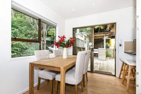 Photo of property in 86 Ayton Drive, Totara Vale, Auckland, 0629