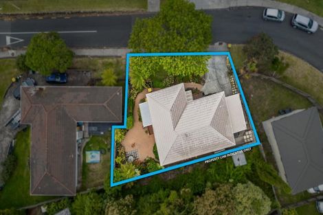 Photo of property in 1 Metric Place, Te Atatu South, Auckland, 0610