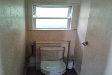 Photo of property in 2/15 Aorangi Place, Birkenhead, Auckland, 0626