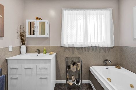 Photo of property in 58 Miro Street, Inglewood, 4330