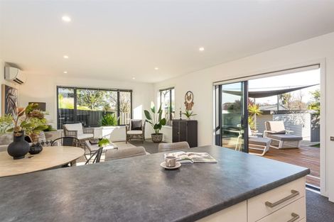 Photo of property in 202 Centaurus Road, Saint Martins, Christchurch, 8022