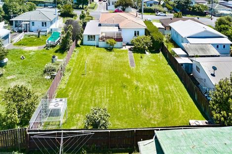 Photo of property in 81 Lynwood Road, New Lynn, Auckland, 0600