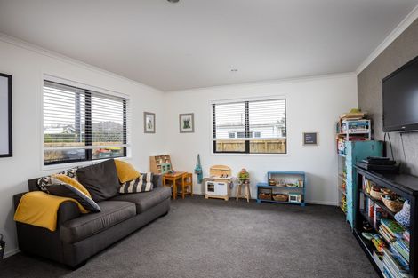 Photo of property in 503 Richmond Road, Lepperton, New Plymouth, 4373