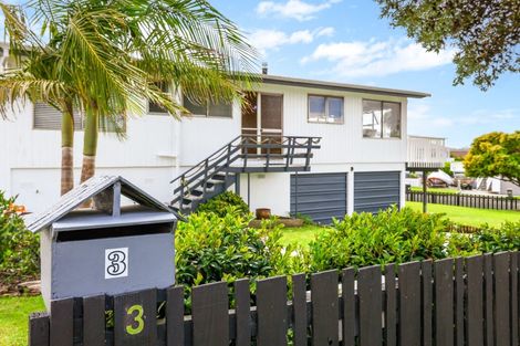 Photo of property in 3 Kauri Crescent, Snells Beach, 0920
