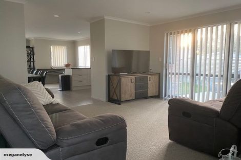 Photo of property in 11a Mangos Place, Pakuranga, Auckland, 2010