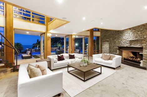 Photo of property in 104 Kauri Road, Laingholm, Auckland, 0604
