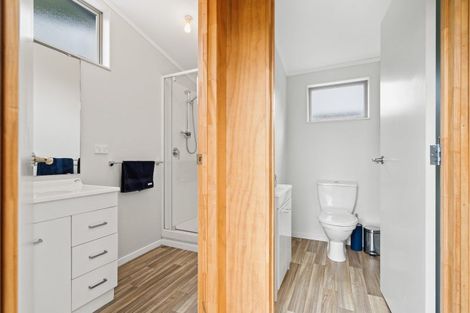 Photo of property in 8 Ringer Avenue, Matapouri, Whangarei, 0173