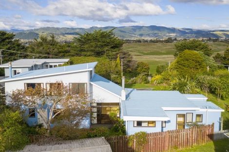 Photo of property in 73 Golf Road, Paraparaumu Beach, Paraparaumu, 5032