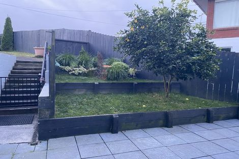 Photo of property in 1/7 Alston Avenue, Kelston, Auckland, 0602