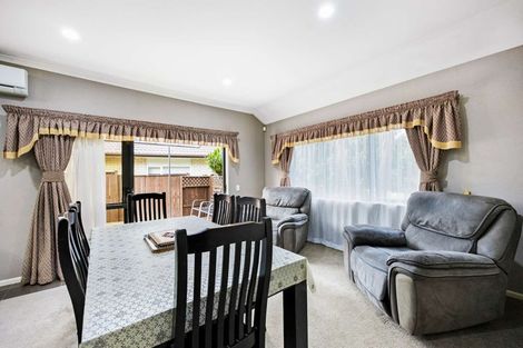 Photo of property in 1 Seresin Crescent, Flat Bush, Auckland, 2016