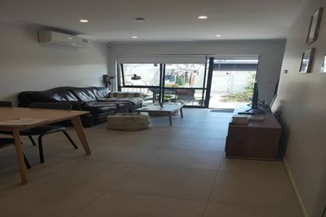 Photo of property in 3a Waituarua Drive, Takanini, 2112