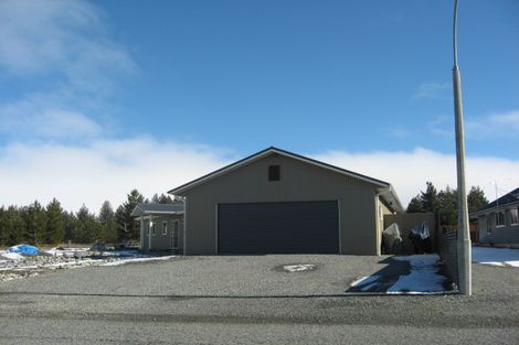 Photo of property in 35 Irishman Drive, Twizel, 7901