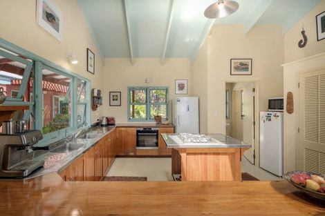 Photo of property in 206 Colville Road, Coromandel, 3584