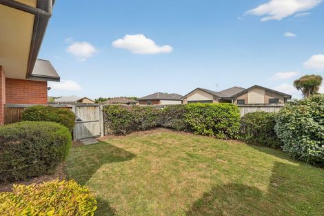 Photo of property in 15 Saint Peters Close, Woolston, Christchurch, 8062