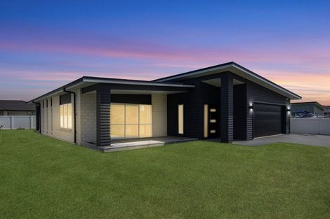 Photo of property in 43 Stace Hopper Drive, One Tree Point, 0118