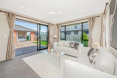 Photo of property in 17 Exeter Lane, Rolleston, 7614