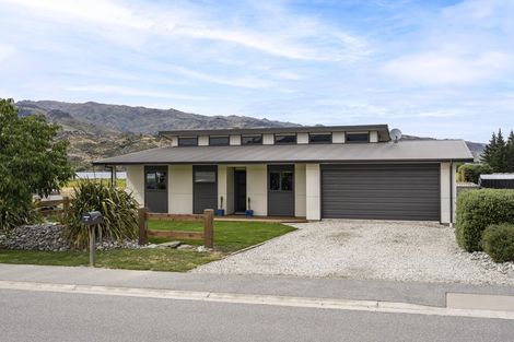 Photo of property in 48 Perriam Place, Mount Pisa, Cromwell, 9383