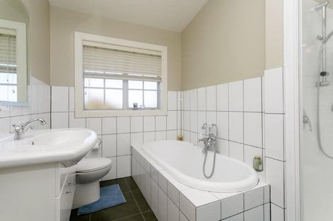 Photo of property in 104 Gillies Avenue, Taupo, 3330