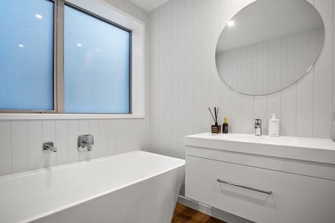 Photo of property in 16 Te Kaka Place, Omokoroa, 3114